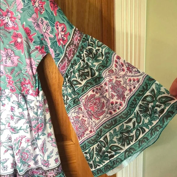 Bella tu XXL Pink and Green Tiered V-Neck Dress Resort Style with Bishop Sleeves - Picture 4 of 12